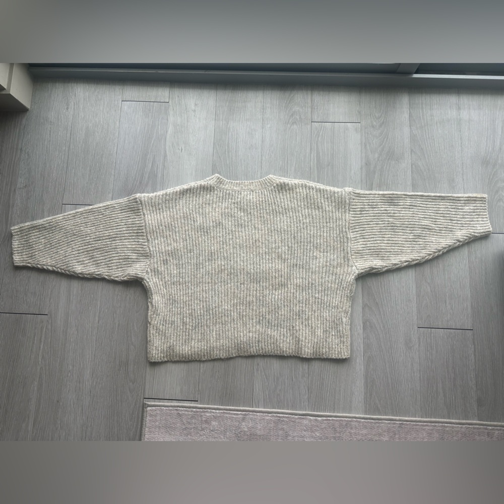 TOPSHOP Sweater - Picture 2 of 4
